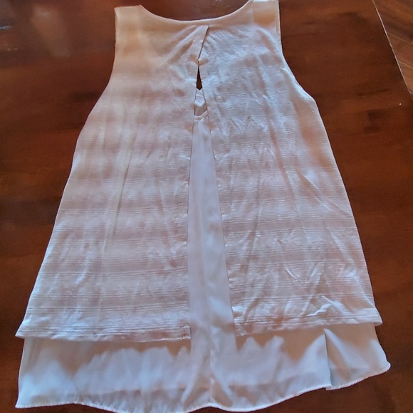 White House Black Market top - Picture 2 of 3